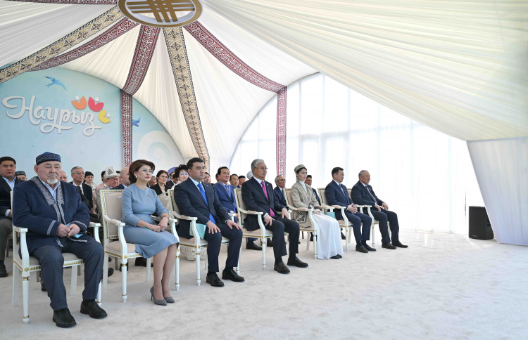 Президент посетил концерт по случаю праздника Наурыз