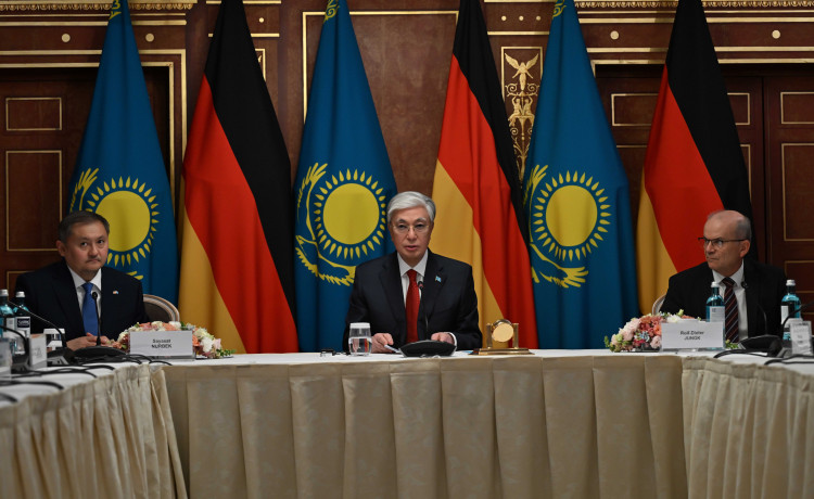 Head of State Meets with Rectors of Leading German Universities and Heads of Scientific Institutions