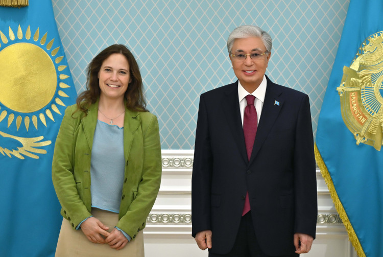 Глава государства принял председателя правления Восточного комитета германской экономики Катрину Клаас-Мюльхойзер