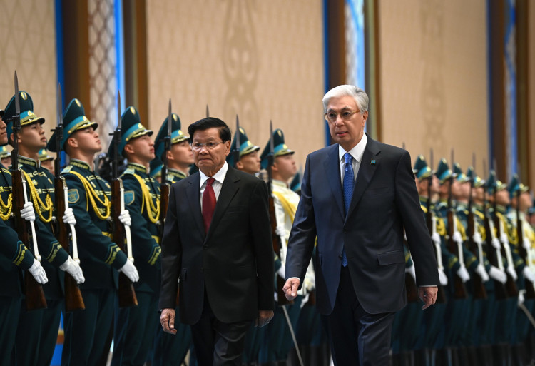 Қазақстан мен Лаос президенттері шағын құрамда келіссөз жүргізді